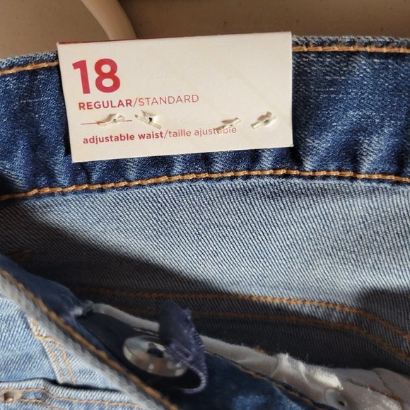 Old Navy Famous Jeans Womens NEW WITH TAGS - Picture 5 of 7